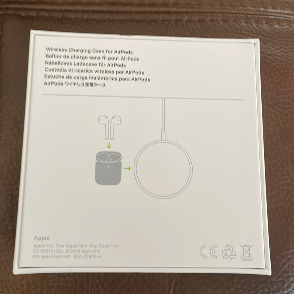 Apple AirPods Charging Case in White  Generation 1/2 Used - Picture 7 of 7